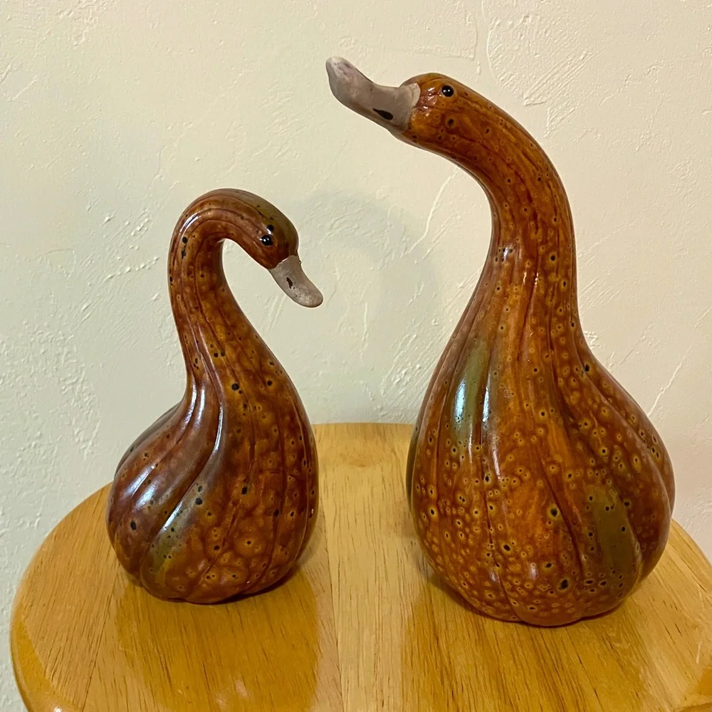 CERAMIC GEESE THAT LOOK LIKE GOURDS